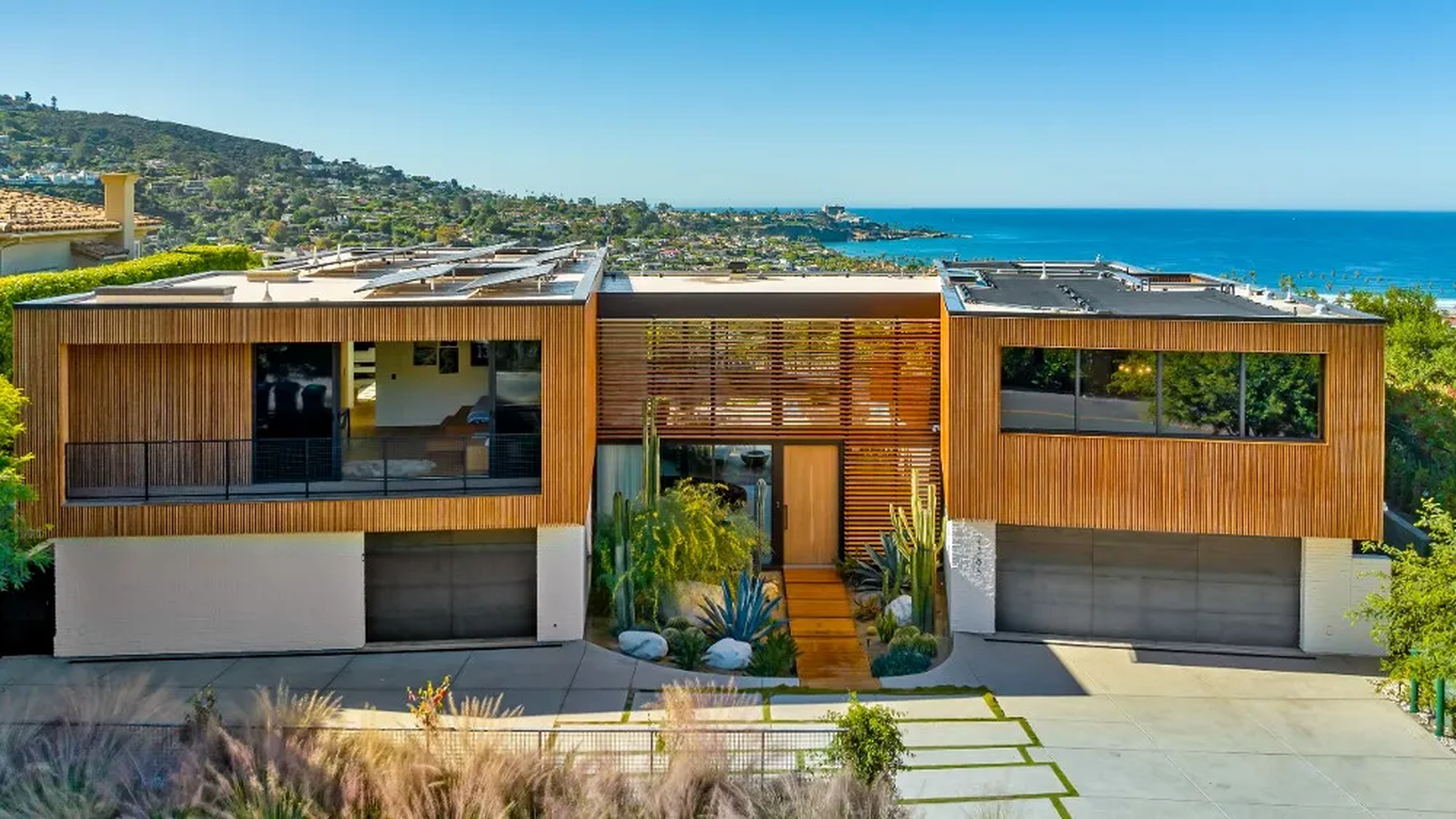 La Jolla modern beach house with ocean views